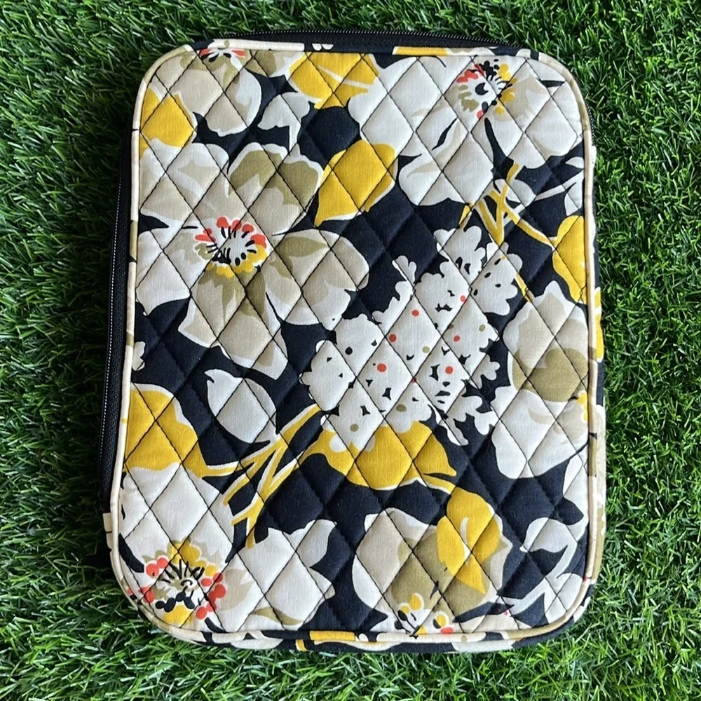 VERA BRADLEY Dogwood Print IPad Tablet E- reader Sleeve